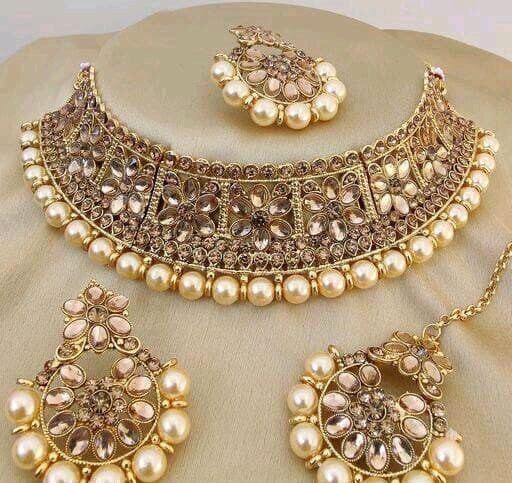 Designer bollywood Gold Plated White Traditional jewelry set, Choker Set with Earrings maang tikka, Kundan Necklace Set, Earrings, Jhumka