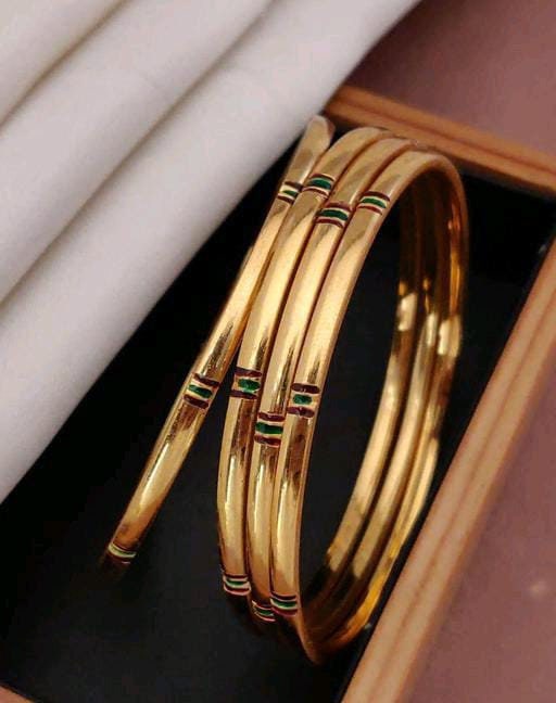 Stylish Golden Self Design Kada Bangles Set, South Indian Statemen Gold Bangles, Bollywood Bangles, Personalized Bangles, Golden Bangles