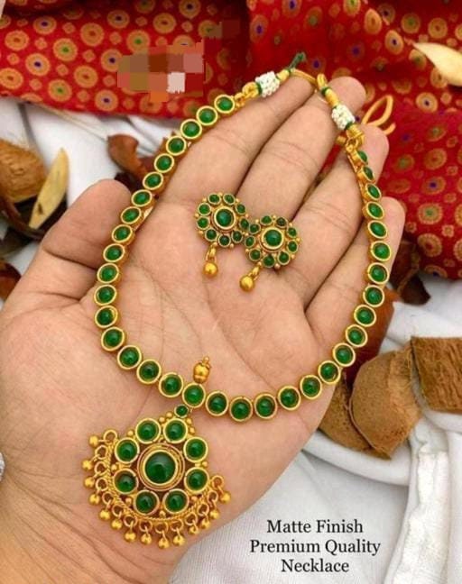 Green choker jewellery/wedding jewellery/ wedding ceremany jewellery/kundan necklace/Green gemstone necklace /daily wear jewelry/jhumkas