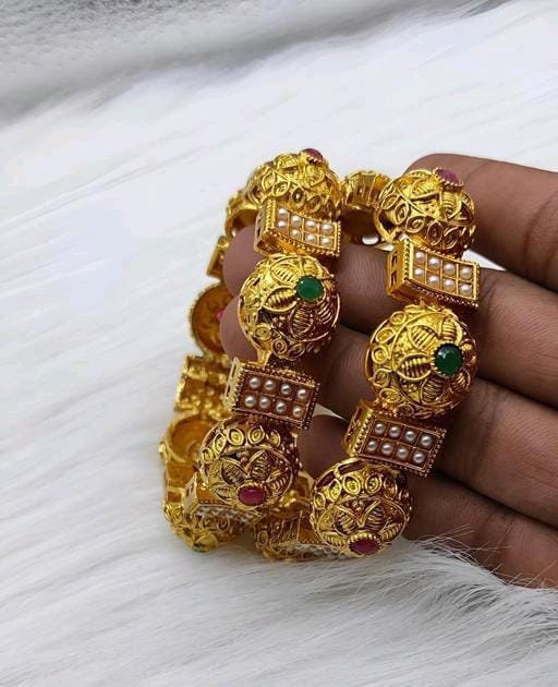 Antique Gold Bangles/ Bollywood Traditional Temple Kada/ Temple Bangles/ South Indian Jewelry/ Gold Kemp Bangles/ Indian Jewelry Bangles