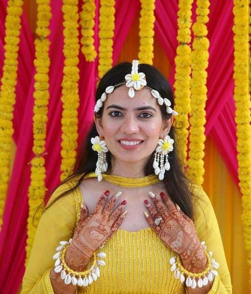 Shell  Yellow And White Color Combination Artificial Floral Jewelry Set For Haldi, Mehendi, Baby Shower, Wedding Function, Bridemaids Gift